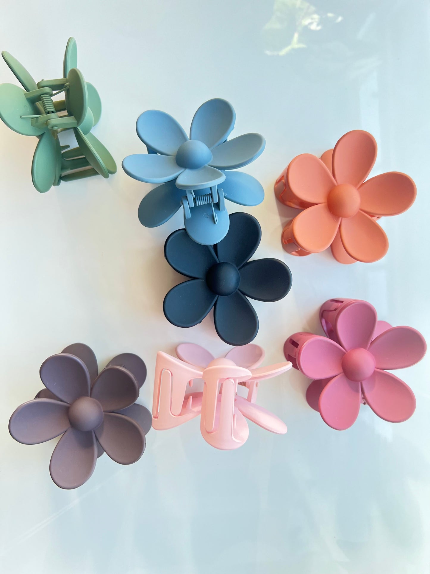 Flower Hair Clip Flower Hair Clip Nonslip Strong Hold Hair 3 Inch Matte Small Flowers Claw Clips for Women and Girls.