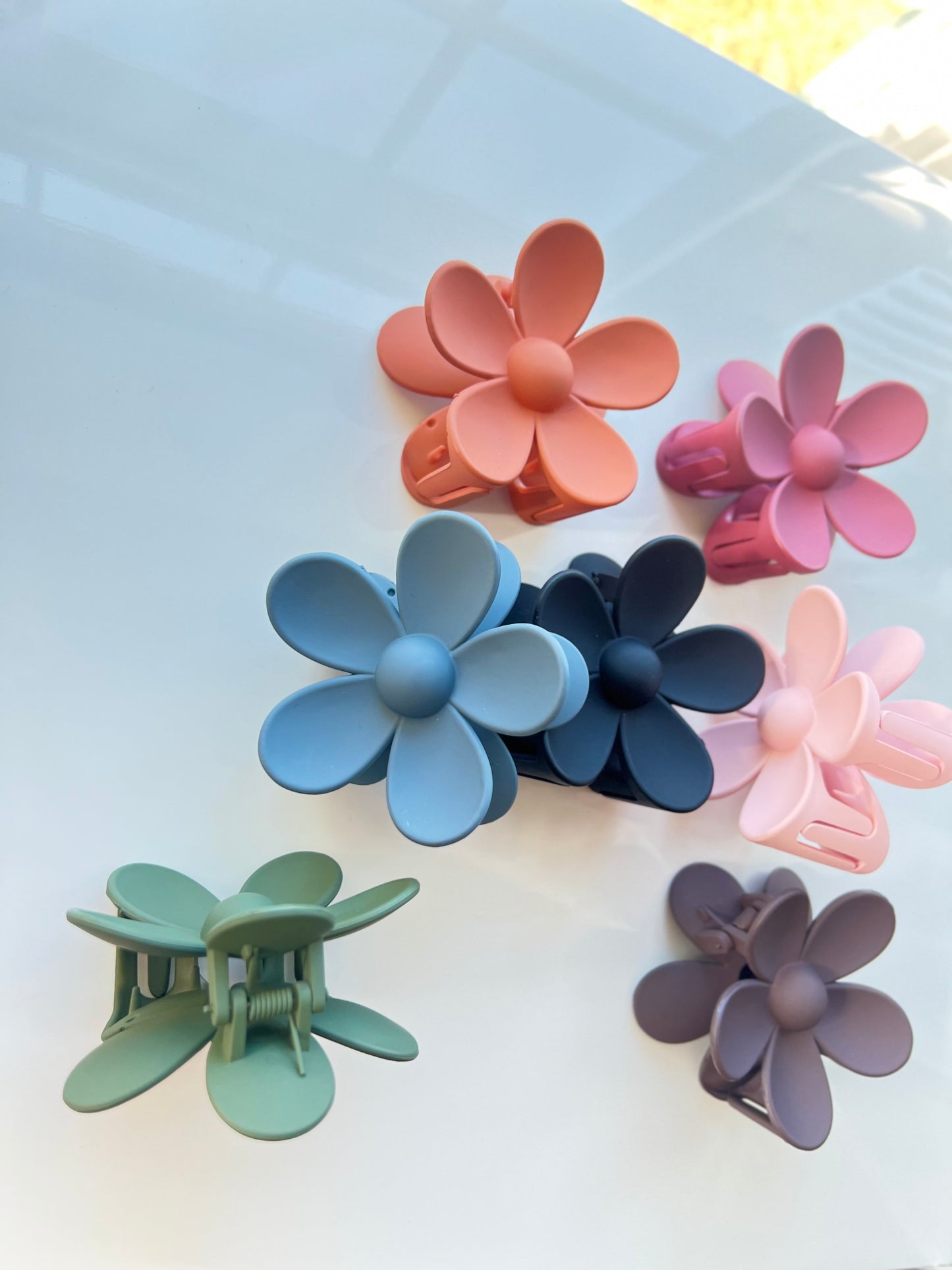 Flower Hair Clip Flower Hair Clip Nonslip Strong Hold Hair 3 Inch Matte Small Flowers Claw Clips for Women and Girls.