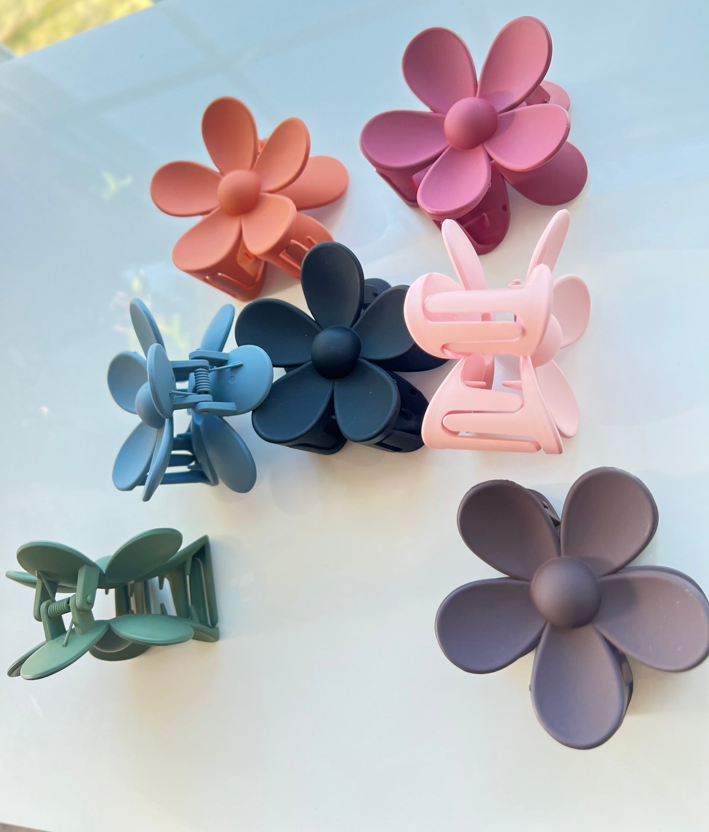 Flower Hair Clip Flower Hair Clip Nonslip Strong Hold Hair 3 Inch Matte Small Flowers Claw Clips for Women and Girls.