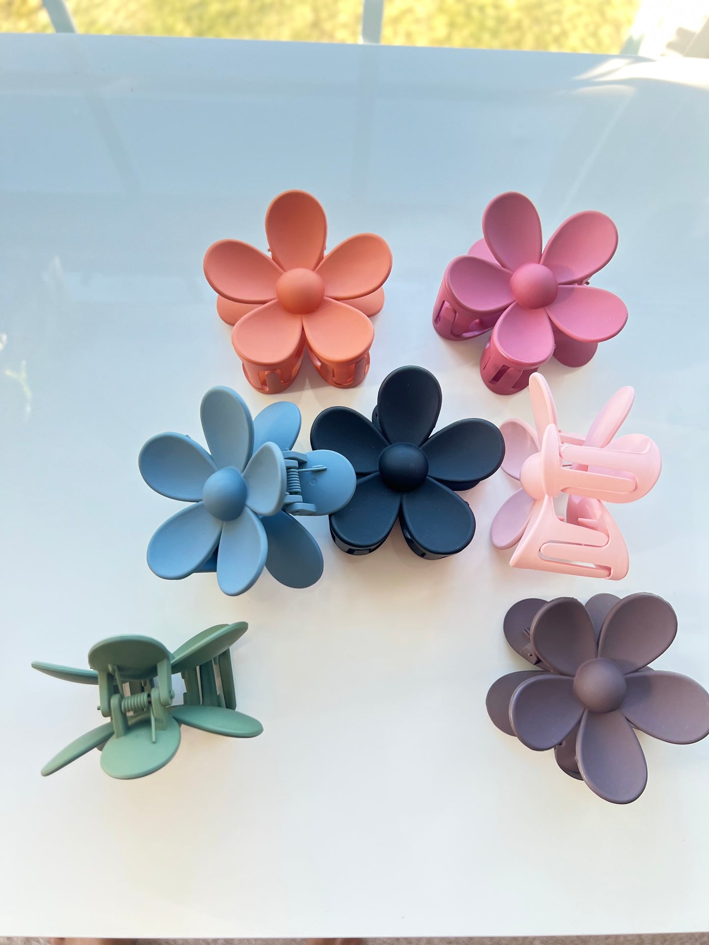Flower Hair Clip Flower Hair Clip Nonslip Strong Hold Hair 3 Inch Matte Small Flowers Claw Clips for Women and Girls.